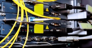 Заказать монтаж сетей в Светлограде. Обслуживание ПК, ремонт от 305 руб